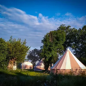 Cool Under Canvas , Miremont (Puy-de-Dome) France